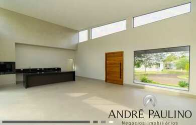 Imagem: A casa em condomínio possui 3 Dormitórios, 3 Banheiros, 320m²