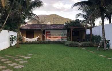 Imagem: A casa possui 2 Dormitórios, 2 Banheiros, 2 Vagas na garagem