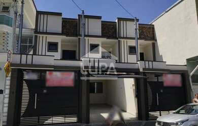 Imagem: A casa possui 3 Dormitórios, 4 Banheiros, 2 Vagas na garagem