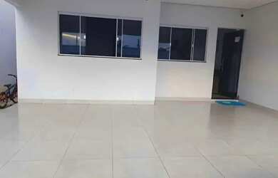 Imagem: A casa possui 2 Dormitórios, 1 Banheiro e está localizado