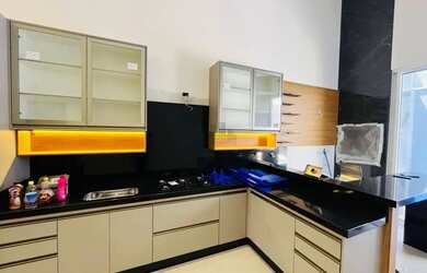 Imagem: A casa possui 3 Dormitórios, 3 Banheiros, 3 Vagas na garagem