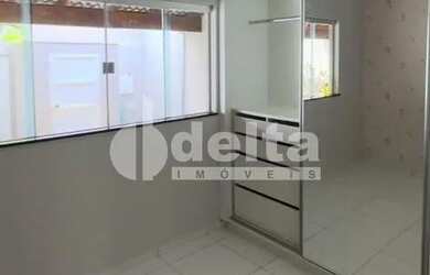 Imagem 4: Casa residencial disponível para venda no bairro Jardim Veneza em Uberlândia-MG