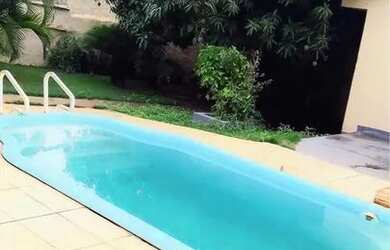 Imagem: A casa à venda possui 4 Dormitórios, 3 Banheiros e 4 Vagas