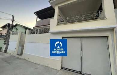 Imagem: A casa possui 2 Dormitórios, 2 Banheiros, 1 Vaga na garagem