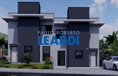 Imagem: A casa possui 2 Dormitórios, 3 Banheiros, 2 Vagas na garagem