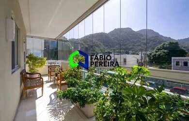 Imagem: O apartamento possui 4 Dormitórios, 4 Banheiros, 2 Vagas na