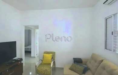 Imagem: A casa possui 3 Dormitórios, 2 Banheiros, 4 Vagas na garagem