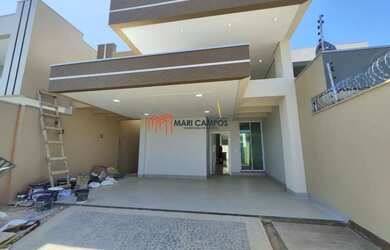 Imagem: A casa possui 3 Dormitórios, 4 Banheiros, 2 Vagas na garagem