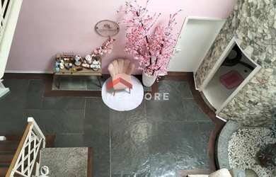 Imagem: A casa possui 4 Dormitórios, 5 Banheiros, 5 Vagas na garagem