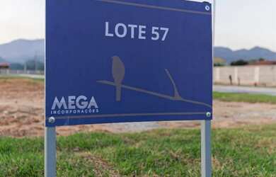 Imagem: O terreno possui 199m² de Área, Imóvel novo e está localizado