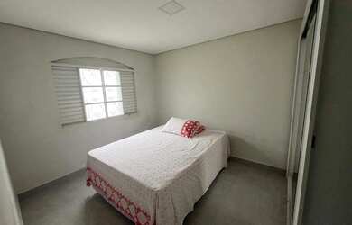 Imagem 4: CASA ESPAÇOSA NO JK. Área de serviço, 100m² de Área, 4 Vagas na garageme3...