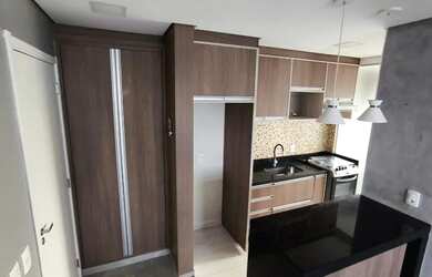 Imagem: O apartamento possui 2 Dormitórios, 1 Banheiro e 1 Vaga na