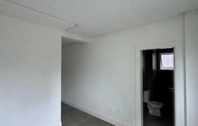 Imagem: O apartamento possui 3 Dormitórios, 4 Banheiros, 2 Vagas na