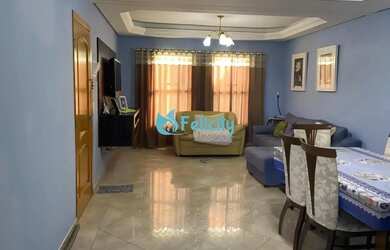 Imagem: A casa possui 3 Dormitórios, 3 Banheiros, 4 Vagas na garagem