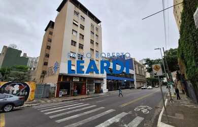 Imagem: O depósito possui 5 Vagas na garagem e 1147m² de Área e está