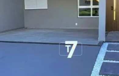 Imagem: A casa possui 3 Dormitórios, 4 Banheiros, 2 Vagas na garagem