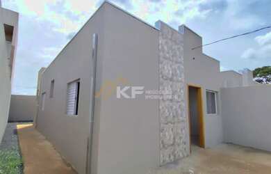 Imagem: A casa possui 2 Dormitórios, 1 Banheiro, 3 Vagas na garagem