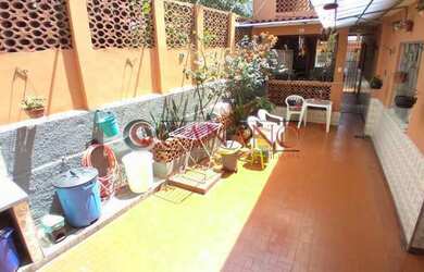 Imagem: A casa possui 5 Dormitórios, 4 Banheiros, 1 Vaga na garagem