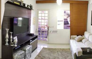 Imagem: A casa em condomínio possui 2 Dormitórios, 2 Banheiros, 1