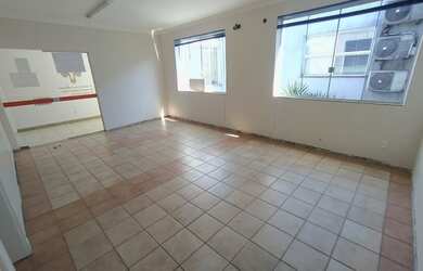 Imagem: O depósito possui 95m² de Área e está localizado em Centro