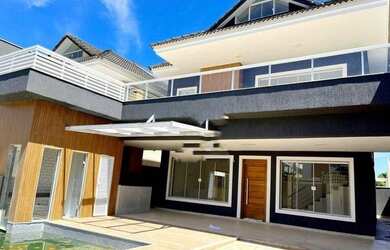 Imagem: A casa em condomínio possui 4 Dormitórios, 4 Banheiros, 2