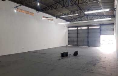 Imagem 3: Galpão/Depósito/Armazém para aluguel com 300 metros quadrados