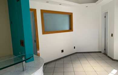 Imagem: O depósito possui 2 Vagas na garagem, 90m² de Área e está