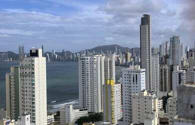 Imagem: O apartamento possui 3 Dormitórios, 4 Banheiros, 3 Vagas na