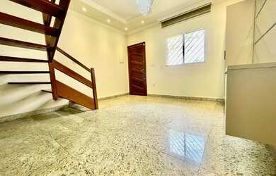 Imagem: A casa possui 3 Dormitórios, 2 Banheiros, 1 Vaga na garagem