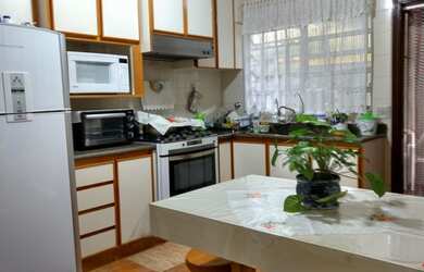 Imagem: A casa possui 5 Dormitórios, 4 Banheiros, 2 Vagas na garagem