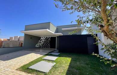 Imagem: A casa em condomínio possui 3 Dormitórios, 3 Banheiros, 2