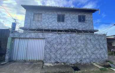 Imagem: A casa possui 3 Dormitórios, 2 Banheiros, 1 Vaga na garagem