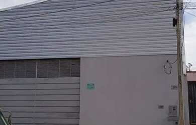 Imagem: O depósito possui 5 Vagas na garagem, 12m² de Área e está