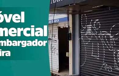 Imagem: A casa possui 4 Dormitórios, 2 Banheiros, 4 Vagas na garagem