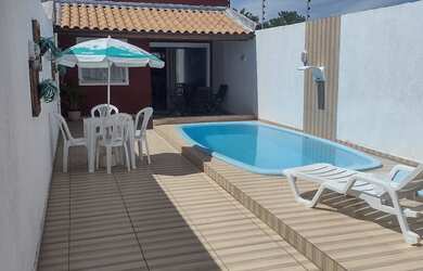 Imagem: A casa possui 2 Dormitórios, 1 Banheiro, 2 Vagas na garagem