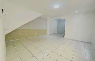 Imagem 2: Casa para locação no bairro de Jardim Armação em Salvador, Bahia