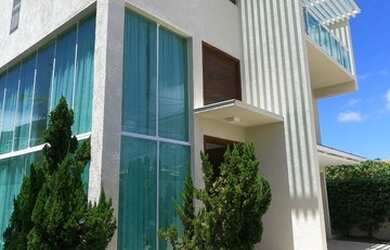 Imagem: A casa em condomínio possui 5 Dormitórios, 5 Banheiros, 3