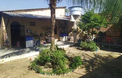 Imagem: A casa possui 2 Dormitórios, 2 Banheiros, 5 Vagas na garagem