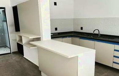 Imagem: O apartamento possui 1 Dormitório, 1 Banheiro, 1 Vaga na garagem