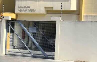 Imagem: O apartamento possui 3 Dormitórios, 1 Banheiro, 1 Vaga na garagem