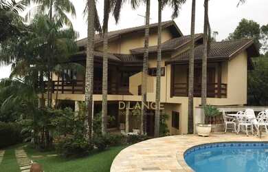 Imagem: A casa em condomínio possui 5 Dormitórios, 5 Banheiros, 5