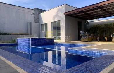 Imagem: A casa em condomínio possui 3 Dormitórios, 5 Banheiros, 4