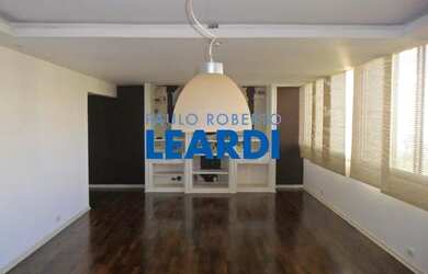 Imagem: O apartamento possui 4 Dormitórios, 4 Banheiros, 2 Vagas na