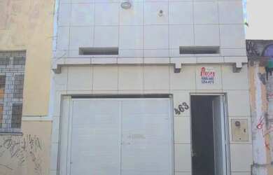 Imagem: A casa possui 3 Dormitórios, 2 Banheiros, 1 Vaga na garagem