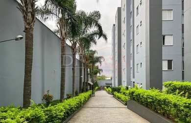 Imagem: O apartamento possui 2 Dormitórios, 1 Banheiro, 1 Vaga na garagem