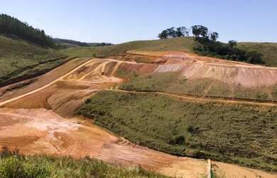 Imagem: O terreno possui 300m² de Área, Imóvel novo e está localizado