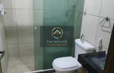 Imagem: A casa possui 2 Dormitórios, 2 Banheiros, 2 Vagas na garagem