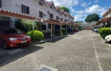 Imagem: A casa em condomínio possui 3 Dormitórios, 1 Banheiro, 1 Vaga