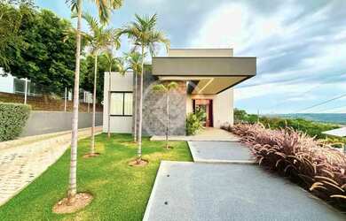 Imagem: A casa em condomínio possui 5 Dormitórios, 5 Banheiros, 4