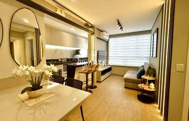 Imagem: O apartamento possui 2 Dormitórios, 1 Banheiro, 1 Vaga na garagem